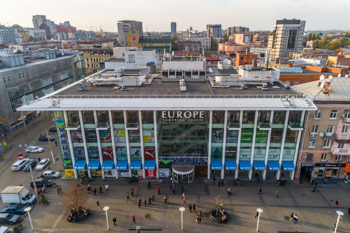 Каждый день тут проходят сотни людей Каждый день тут проходят сотни людей