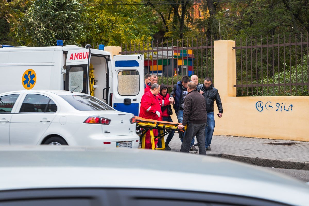 Медики госпитализировали пострадавшего в 16-ю городскую больницу