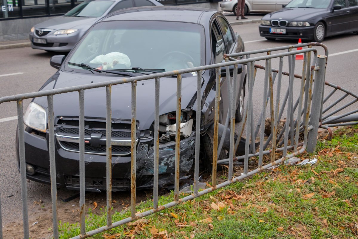 Водитель иномарки отделался лишь ссадиной на голове Водитель иномарки отделался лишь ссадиной на голове