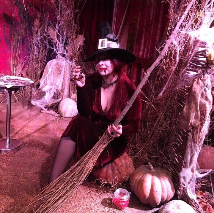 Держу пари, ты бы прыгнул за ней в костер