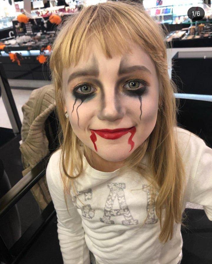 Достаточно просто не умываться перед сном и вуаля: мейкап готов