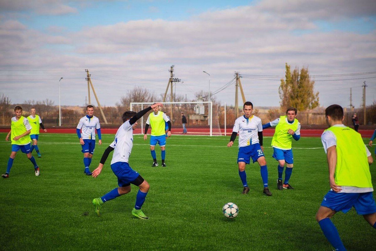 Теперь местным ребятам есть где поиграть в футбол Теперь местным ребятам есть где поиграть в футбол