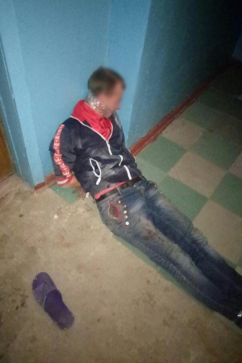 Описать состояние парня, как "адекватное" - не поворачивался язык Описать состояние парня, как "адекватное" - не поворачивался язык