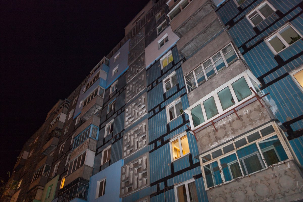 Мама связала своего сына, чтобы тот не покончил с собой Мама связала своего сына, чтобы тот не покончил с собой