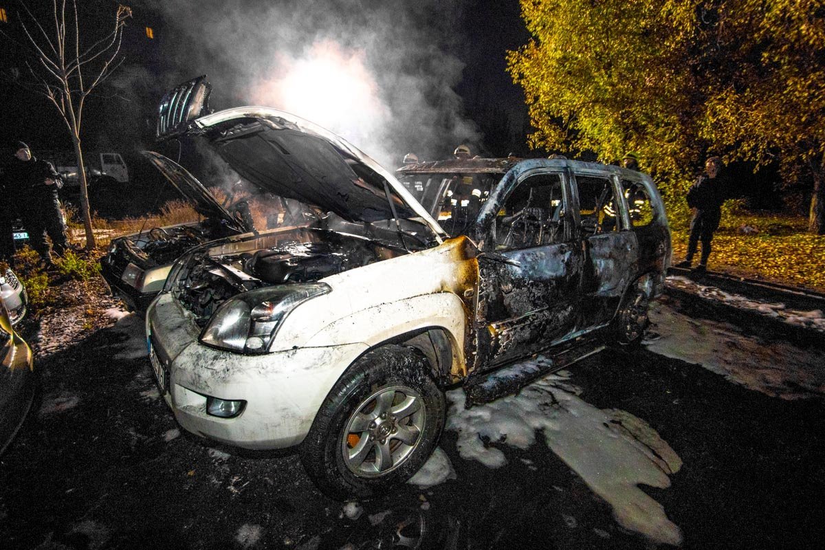 Жильцов во дворе разбудил взрыв