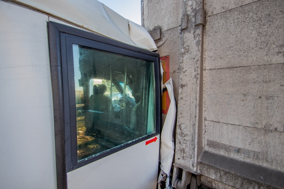 На месте работают правоохранители