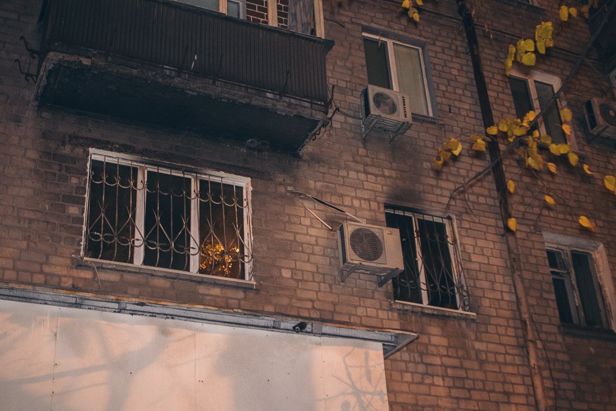 В Днепре на Рабочей горела квартира в многоэтажном доме  В Днепре на Рабочей горела квартира в многоэтажном доме