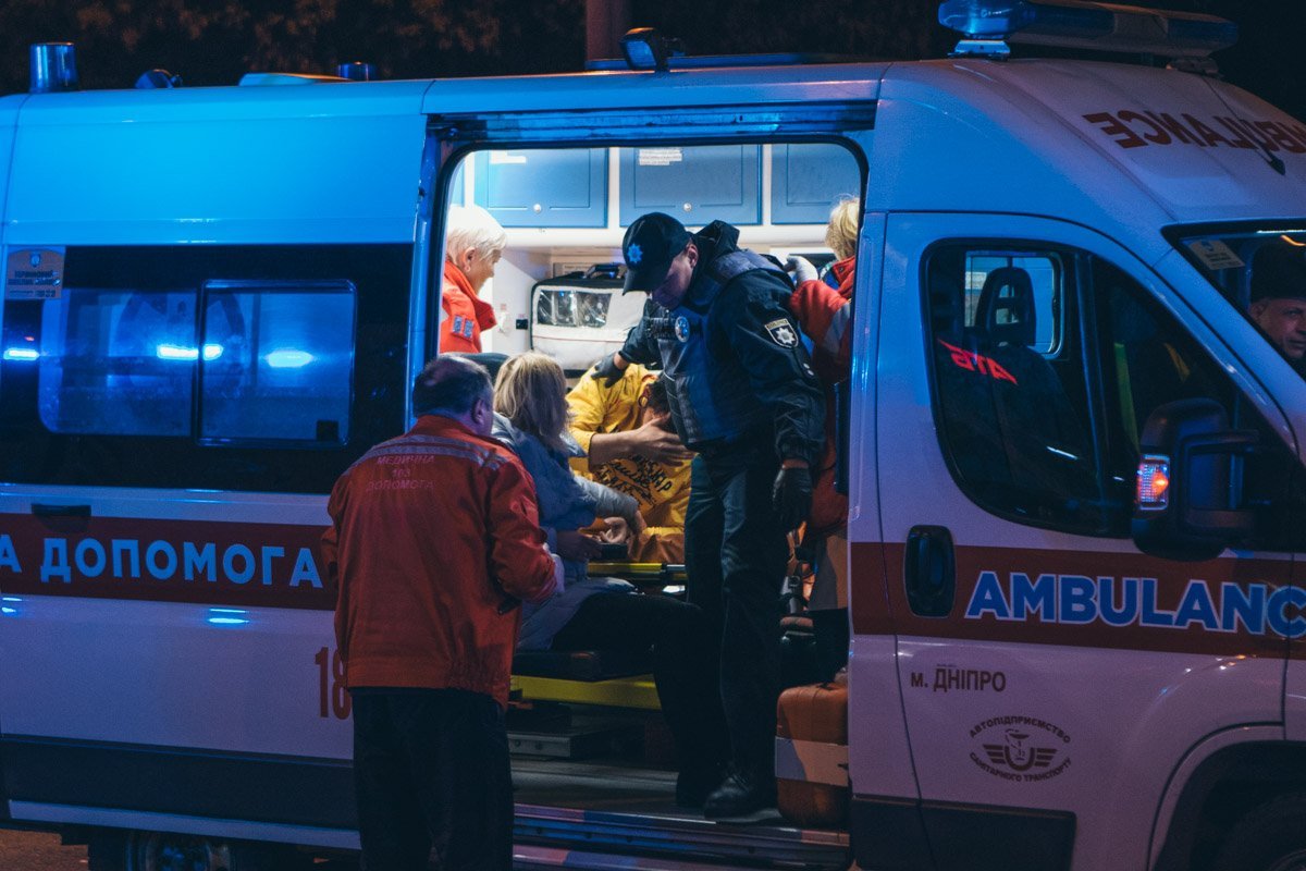 С места происшествия пострадавших госпитализировали в больницу для оказания помощи С места происшествия пострадавших госпитализировали в больницу для оказания помощи