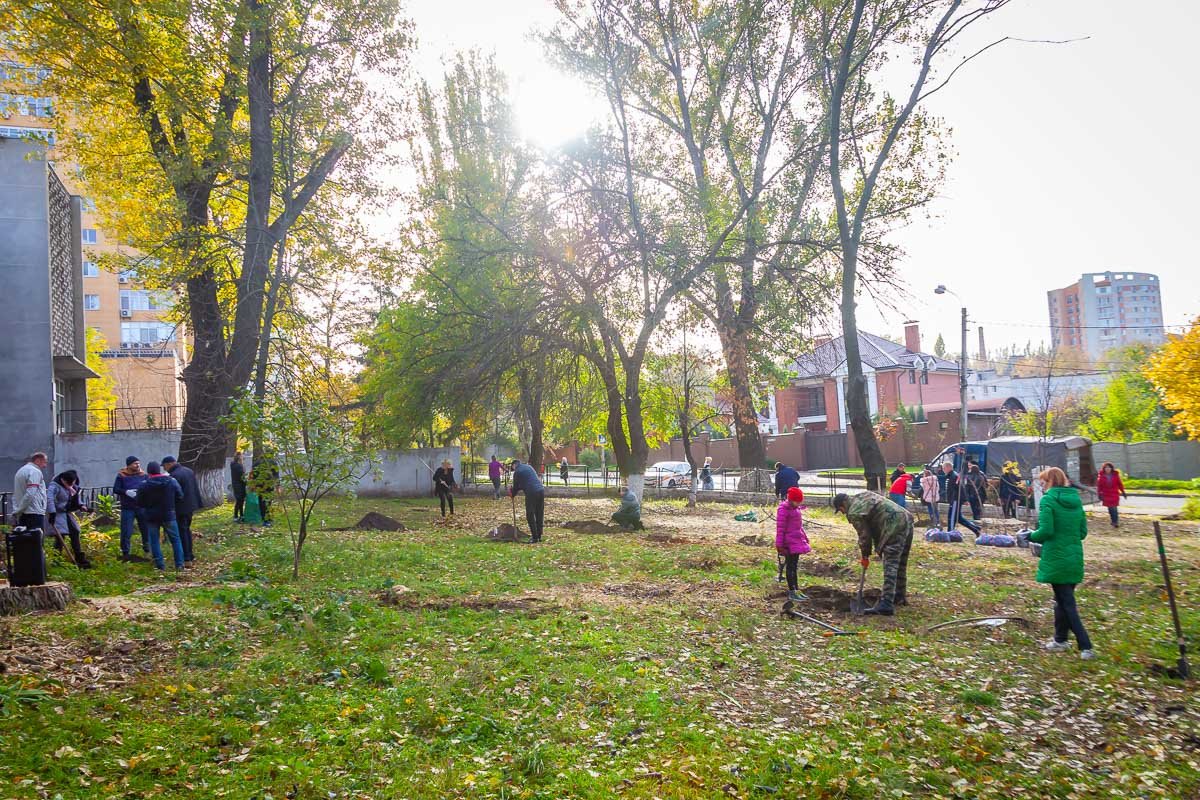 Было много желающих помочь