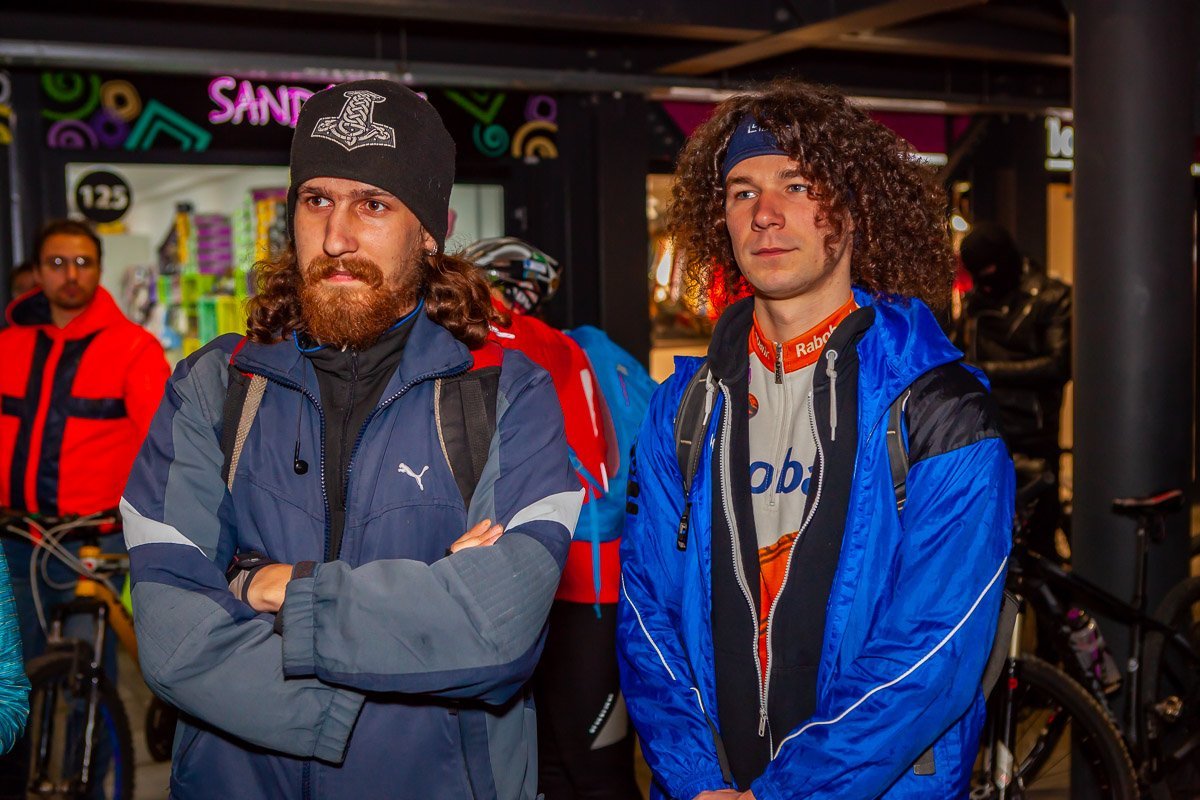 А кто-то обошелся и без костюмов