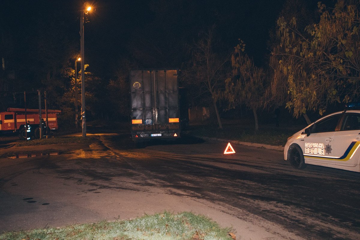 На месте происшествия работает патрульная полиция 