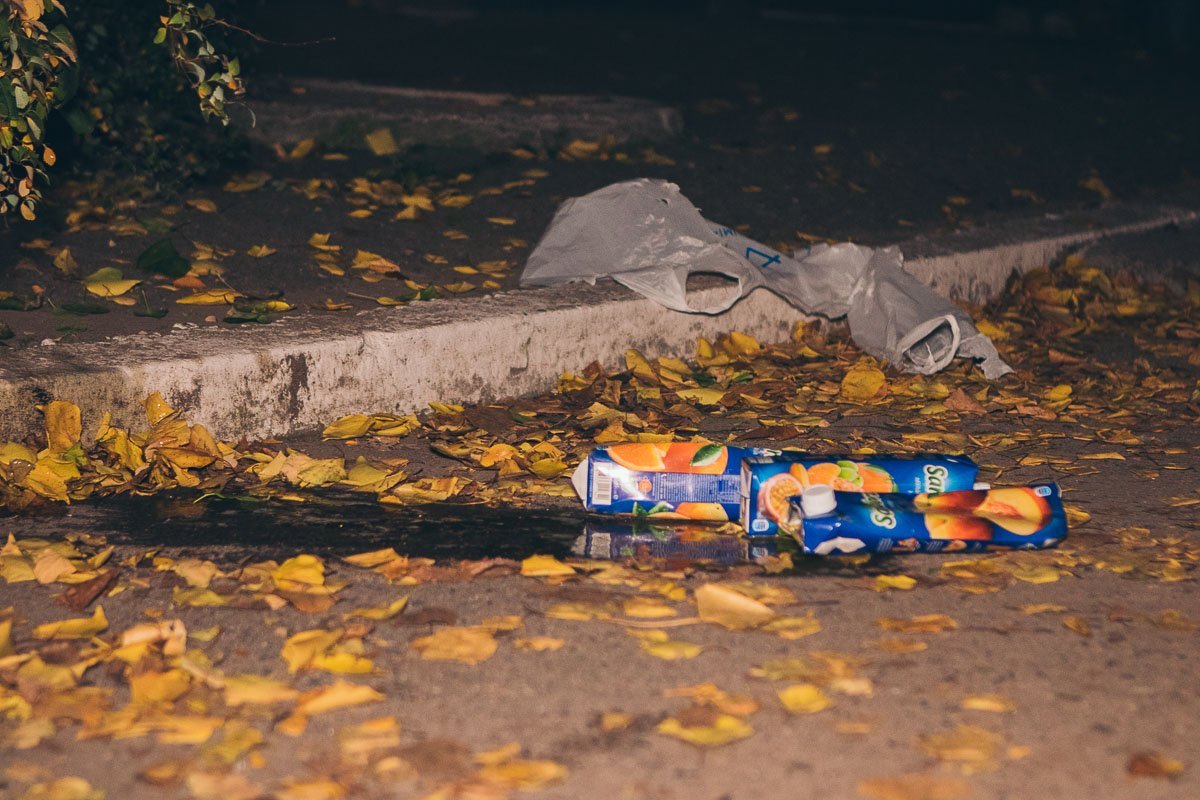 В Днепре неизвестные напали на курьера  В Днепре неизвестные напали на курьера