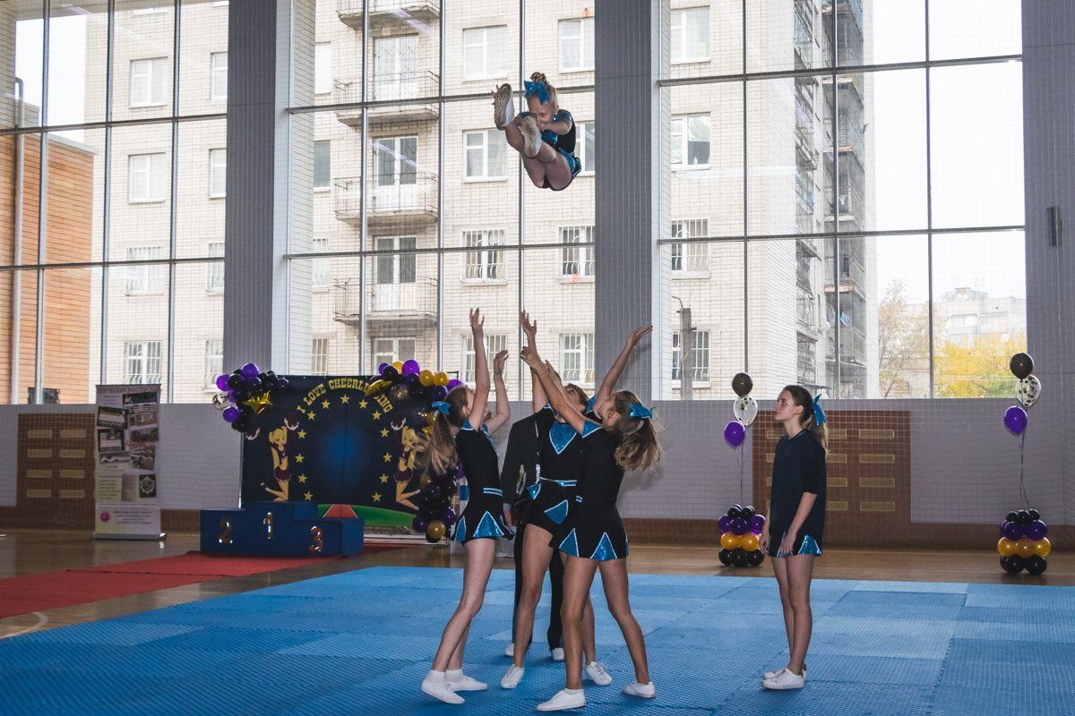 Черлидинг - не просто яркое шоу, а настоящий вид спорта