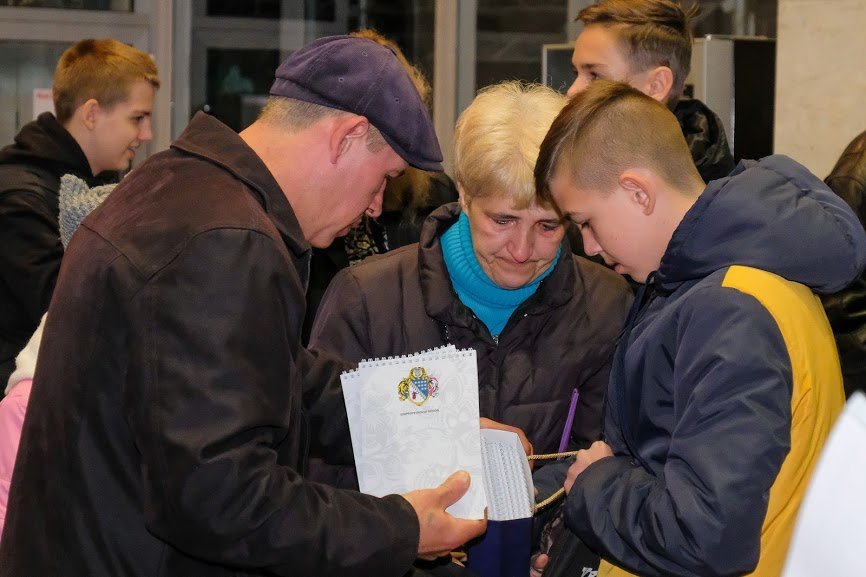 Еще 15 детей переселенцев и АТОшников отправились на обучение в Литву, - Валентин Резниченко 5