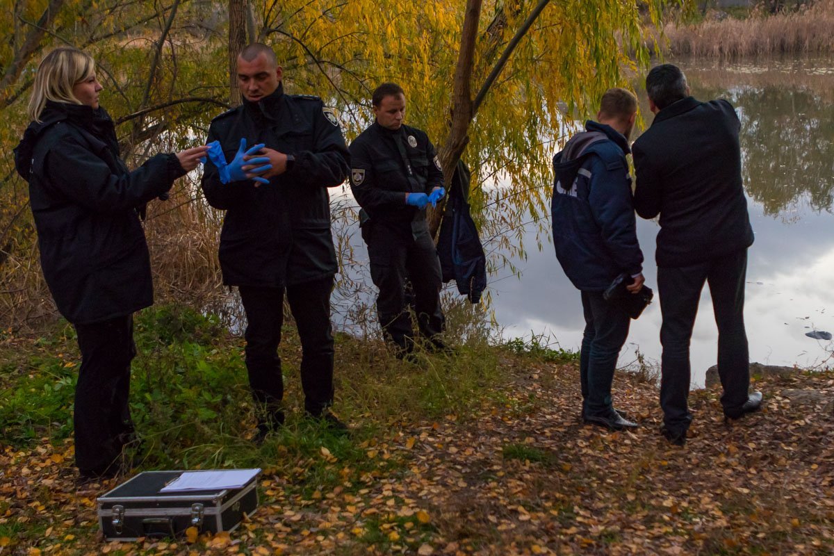 На месте происшествия работали СОГ, СМЭ и патрульные На месте происшествия работали СОГ, СМЭ и патрульные