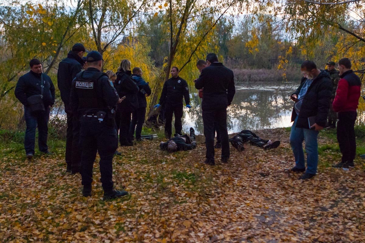 Обоим парням было не больше 20 лет, документов при себе не имели Обоим парням было не больше 20 лет, документов при себе не имели