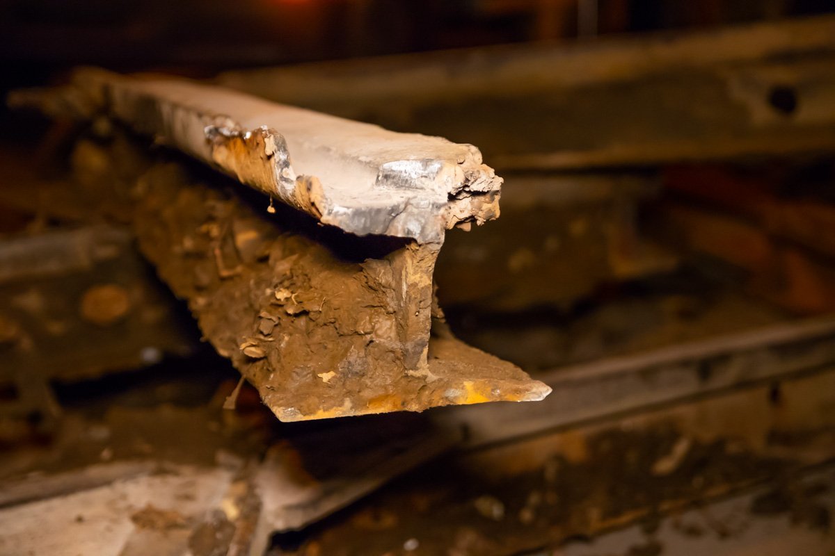 На этом участке дороги проезжают трамваи №4, 12 и 16