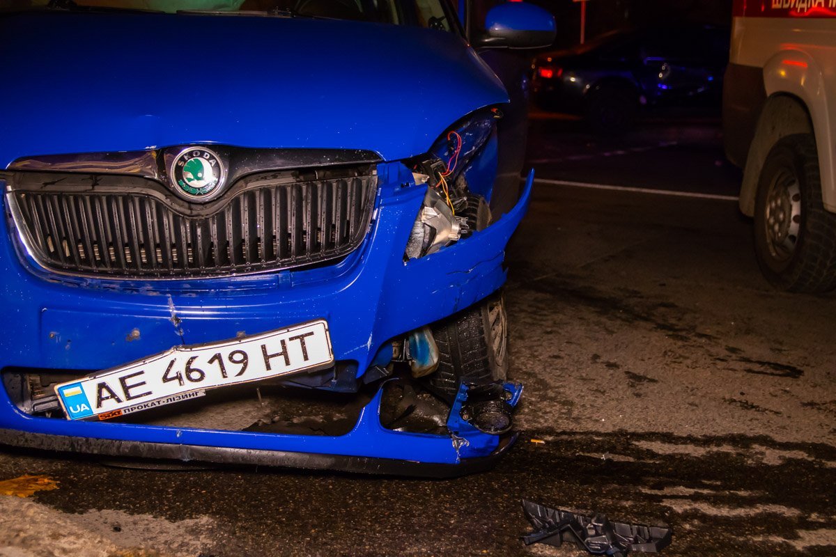 Автомобиль Audi ехал по улице Шевченко, а Skoda двигался по улице Сечевых Стрельцов Автомобиль Audi ехал по улице Шевченко, а Skoda двигался по улице Сечевых Стрельцов