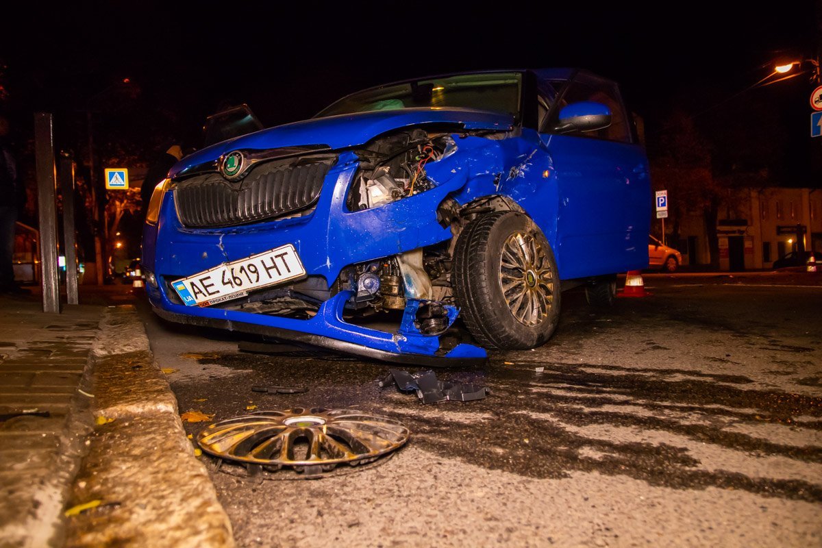 В аварии пострадала девушка В аварии пострадала девушка