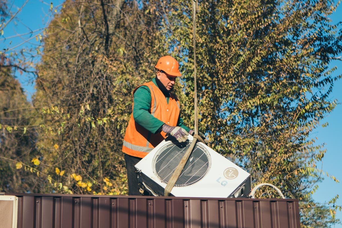 Для того, чтобы ничего не свалилось кому-то на голову, сооружение разобрали по максимуму Для того, чтобы ничего не свалилось кому-то на голову, сооружение разобрали по максимуму