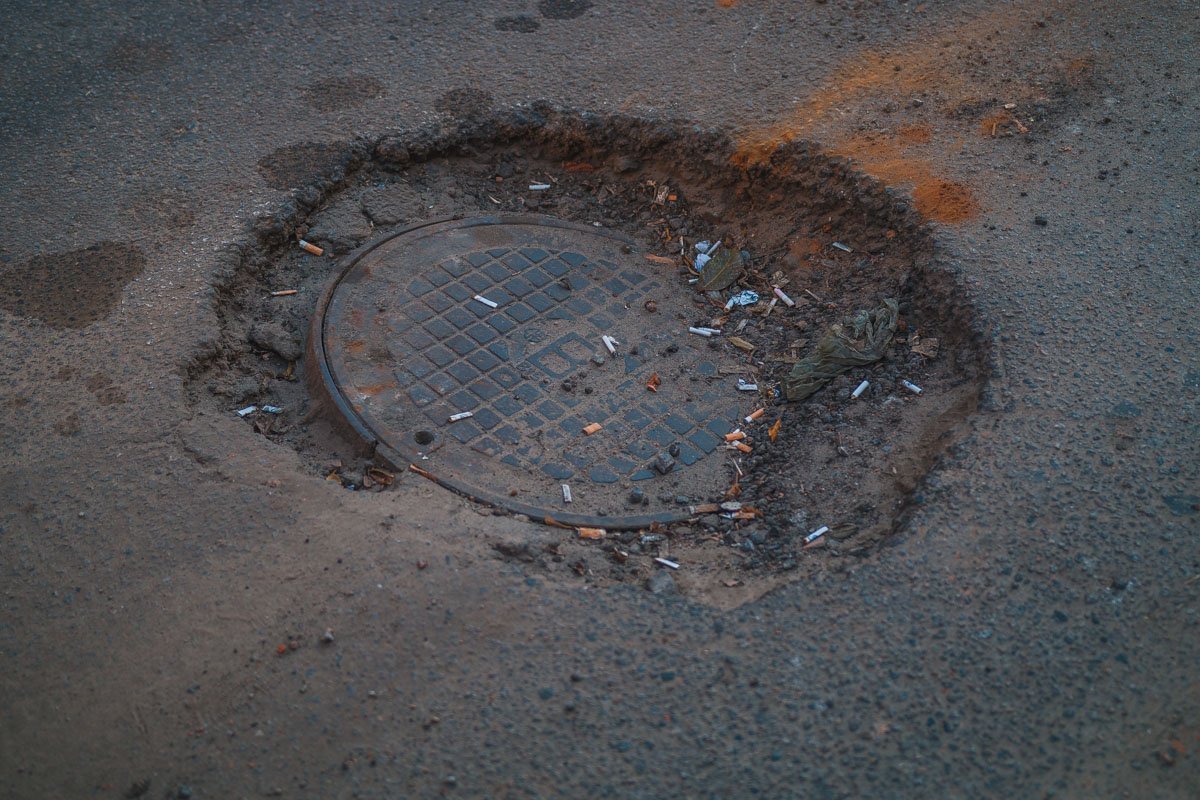 Ямы образовались на проезжей части