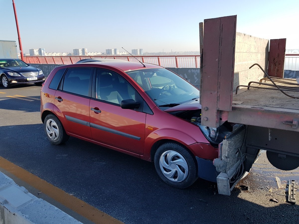 7 ноября, около 10:00, на Новом мосту случалась авария 7 ноября, около 10:00, на Новом мосту случалась авария