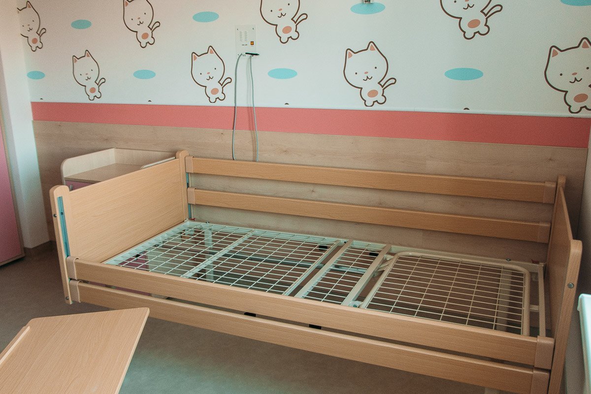 В палатах малыши могут находится со своими родителями, они рассчитаны на 1-2 детей В палатах малыши могут находится со своими родителями, они рассчитаны на 1-2 детей