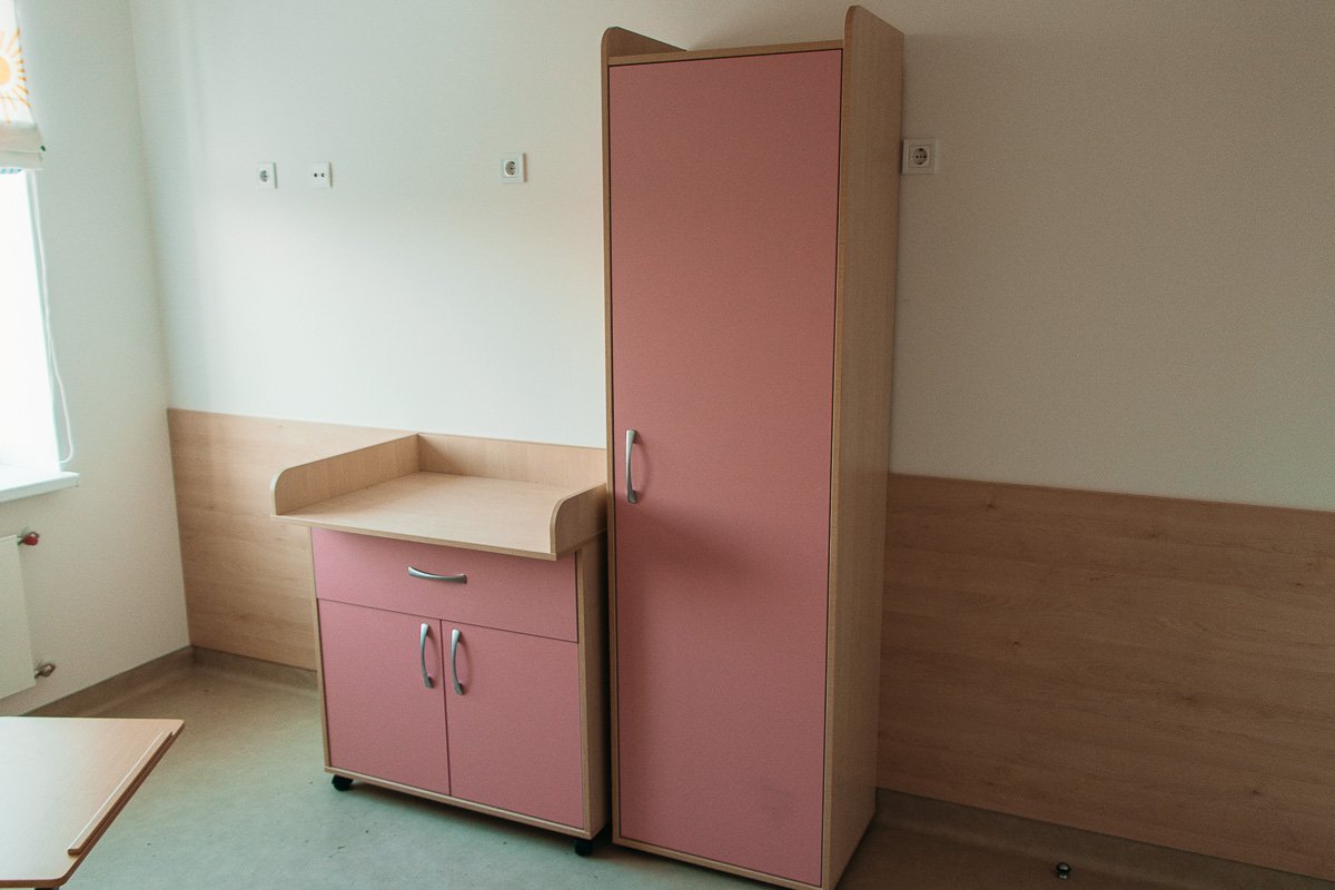 Также в госпитале есть палаты для людей с ограненными возможностями, а в здании предусмотрены подъемники для инвалидных колясок Также в госпитале есть палаты для людей с ограненными возможностями, а в здании предусмотрены подъемники для инвалидных колясок