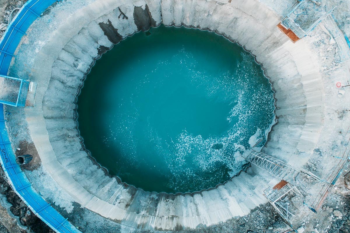 Шутки о бассейне все еще актуальны