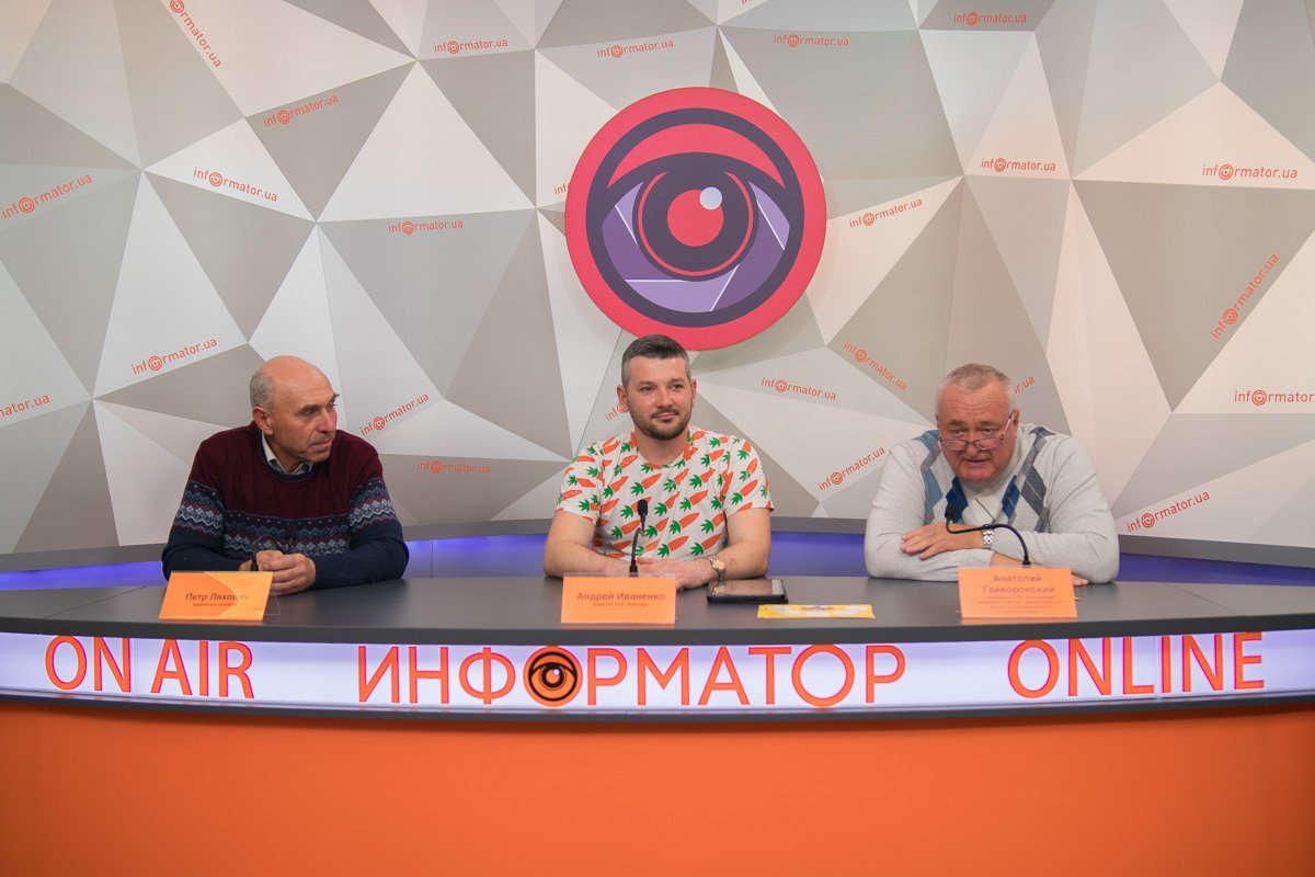 Фермеры и покупатели получили хорошую площадку Фермеры и покупатели получили хорошую площадку