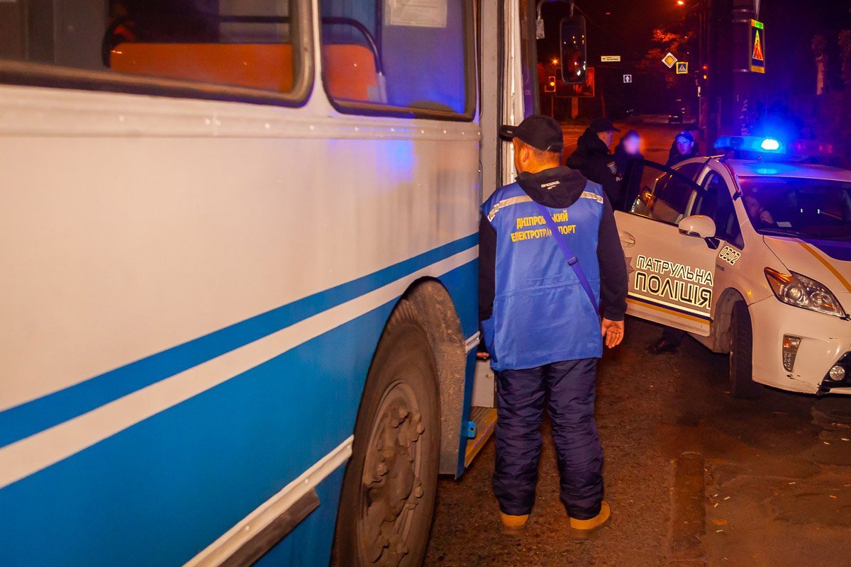 Кидался на кондуктора Кидался на кондуктора