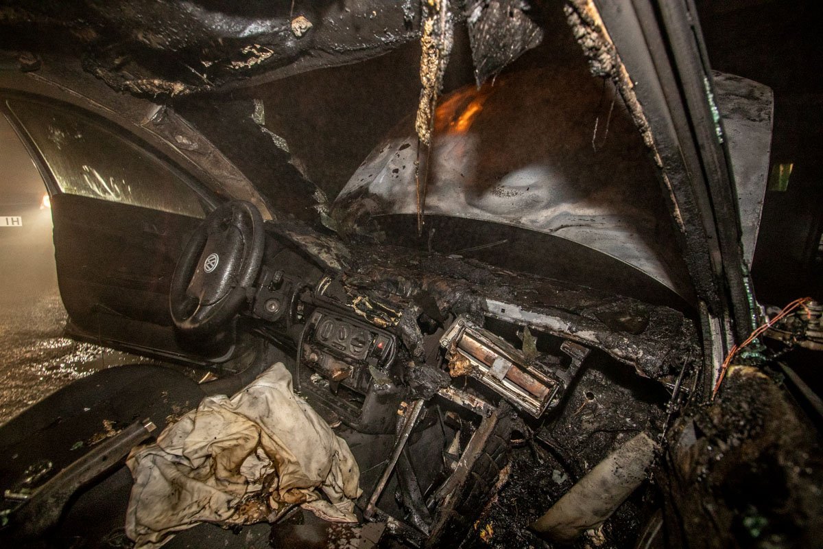 В момент возгорания в салоне автомобиля никого не было