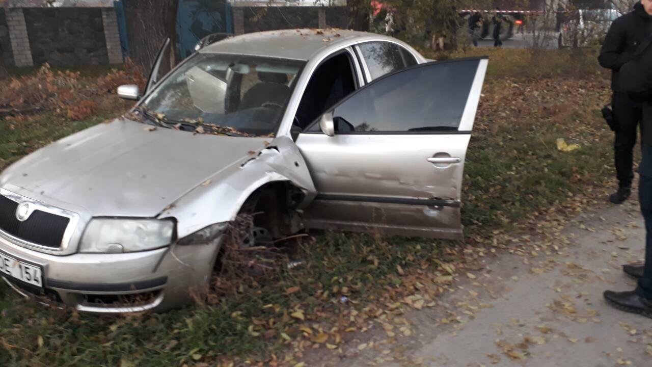 В салоне Skoda находилось трое человек, подозреваемых в грабежах В салоне Skoda находилось трое человек, подозреваемых в грабежах