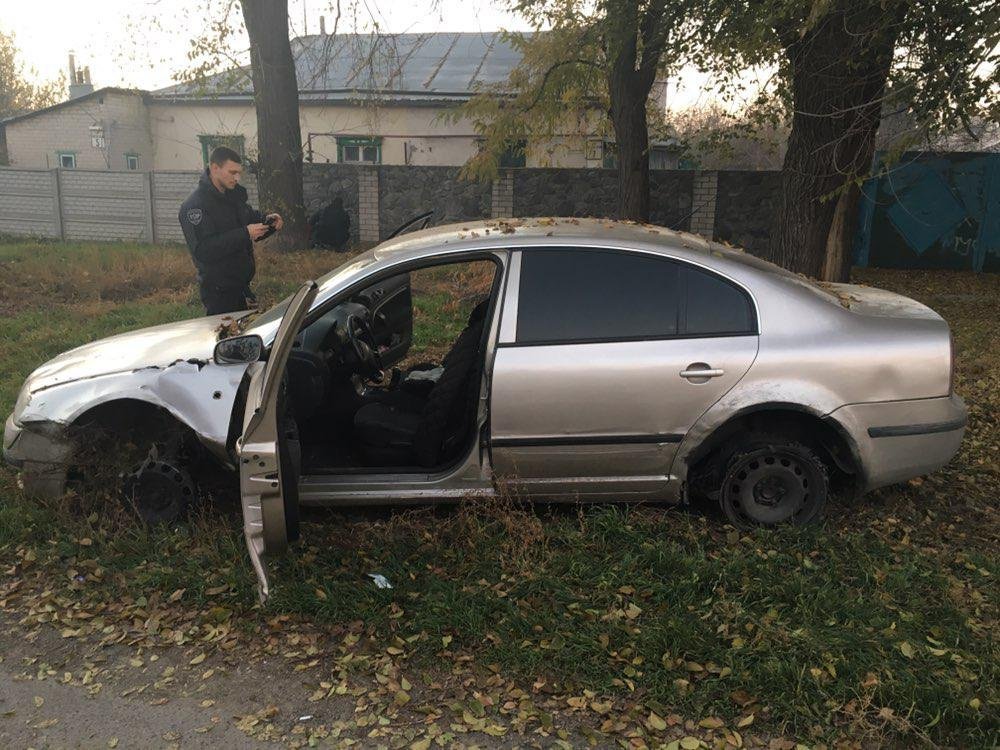 Полицейские прострелили колеса авто Полицейские прострелили колеса авто