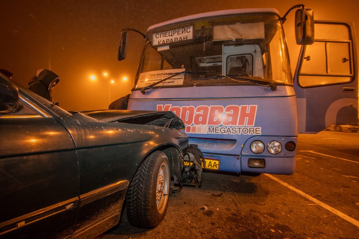 Оба транспортных средства двигались медленно