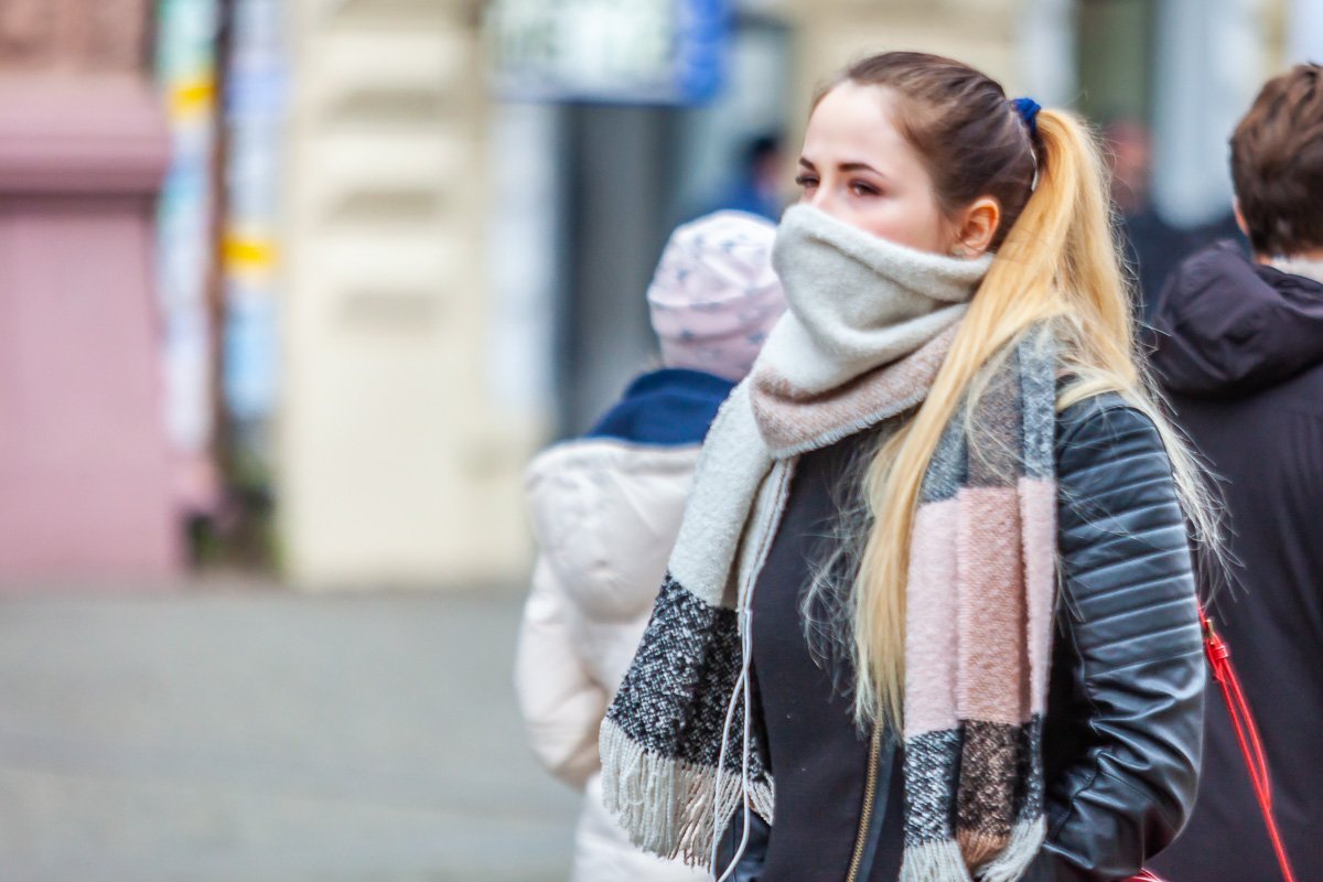 Зима стирает грань между мерзнувшими и грабителями поездов