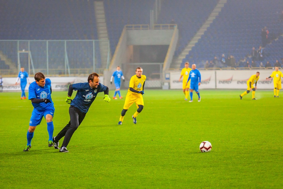 Вратарь сборной Артем Куслий много раз спасал свою команду от пропущенного гола