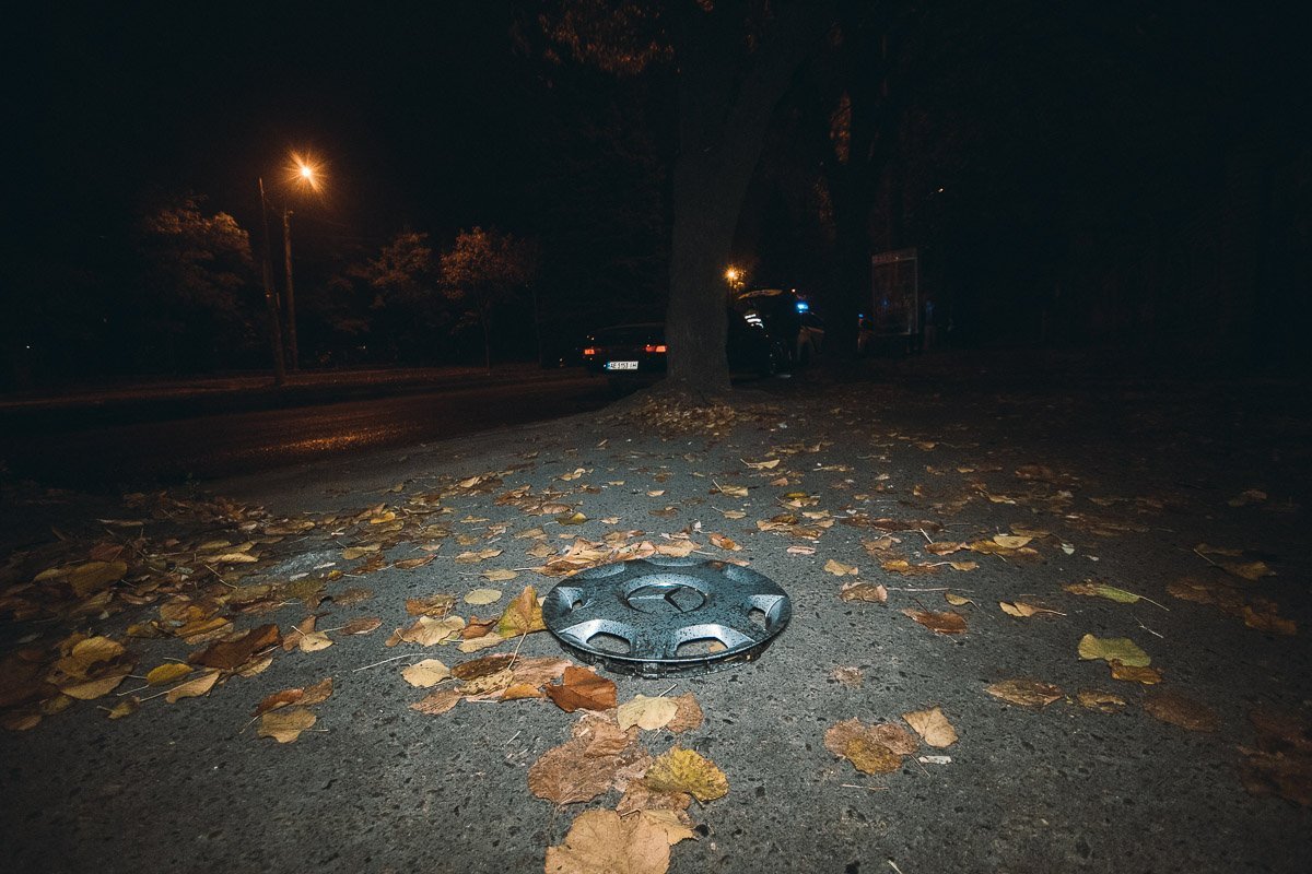 У Mercedes вырвало колеса с рычагами и его откинуло на 50 метров от места столкновения