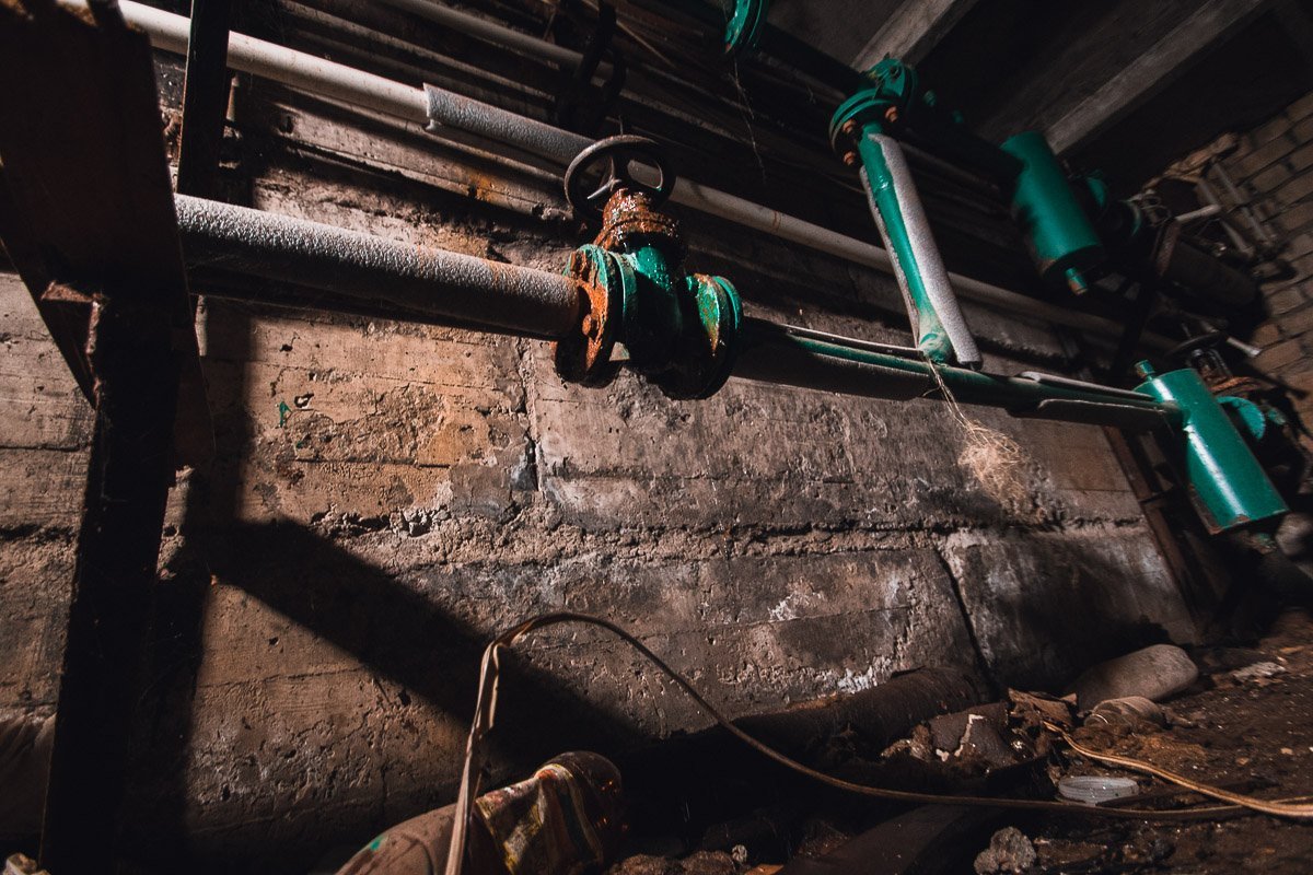 В подвале стоит отвратительный запах В подвале стоит отвратительный запах