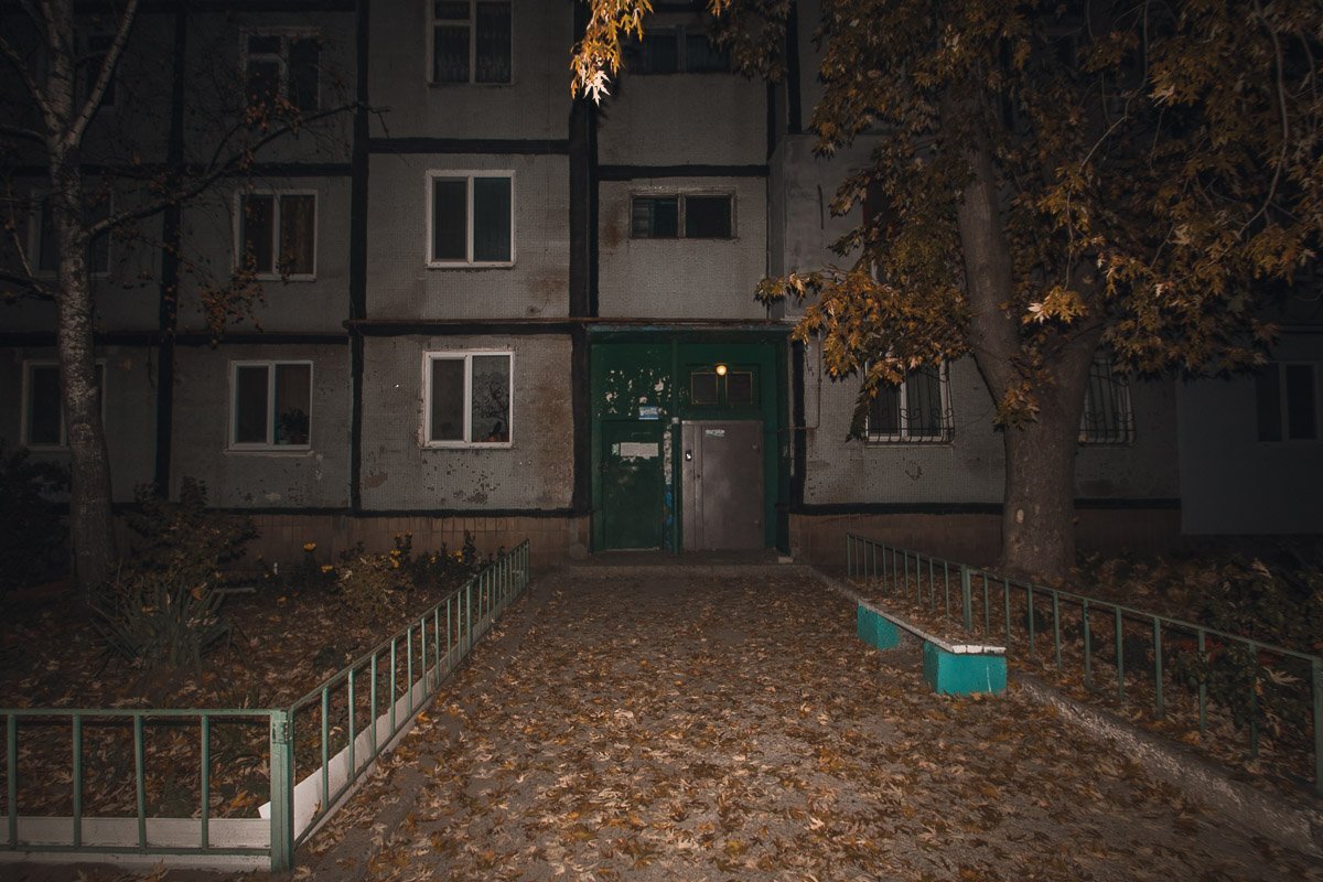 Жители дома настоятельно просят, чтобы их услышали и помогли решить ненавистную проблему, пока она не переросла в трагедию Жители дома настоятельно просят, чтобы их услышали и помогли решить ненавистную проблему, пока она не переросла в трагедию