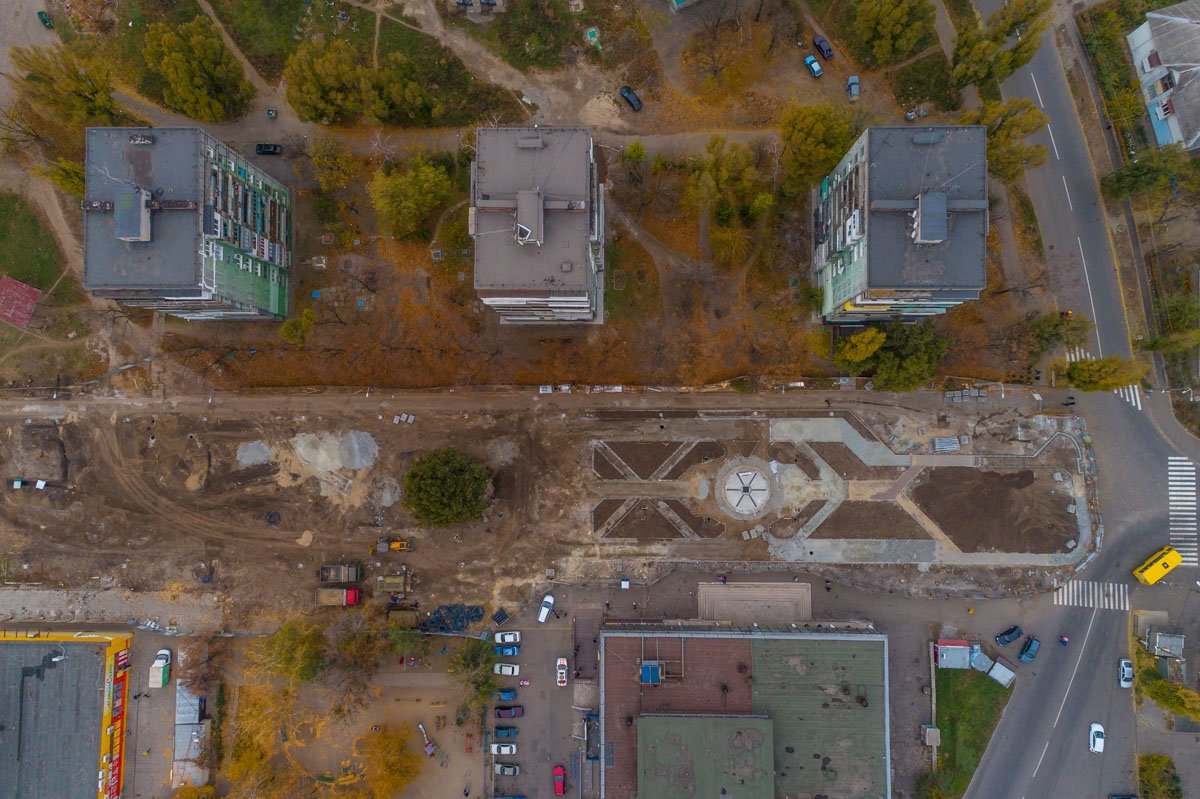 Скоро тут будет красивый сквер Скоро тут будет красивый сквер