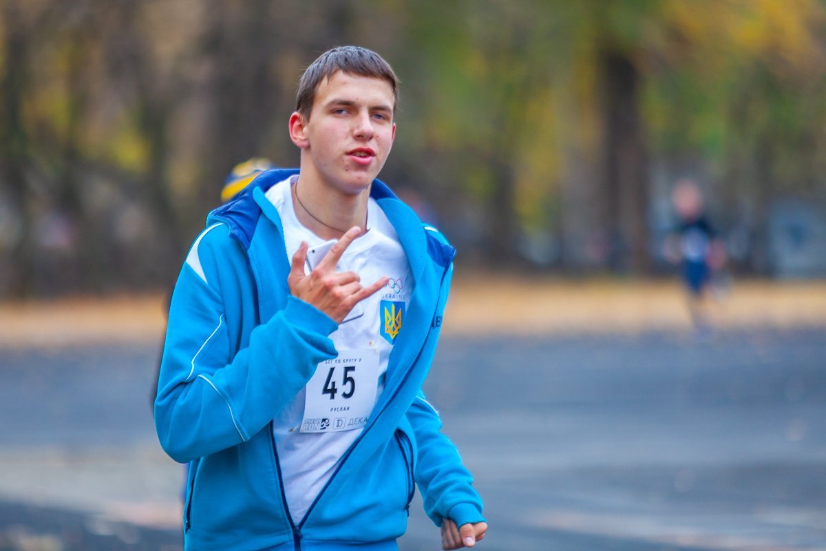 Бежишь на столько быстро, что размываешь фон за собой Бежишь на столько быстро, что размываешь фон за собой