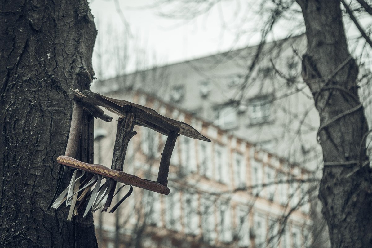 Даже в скворечнике одиноко Даже в скворечнике одиноко