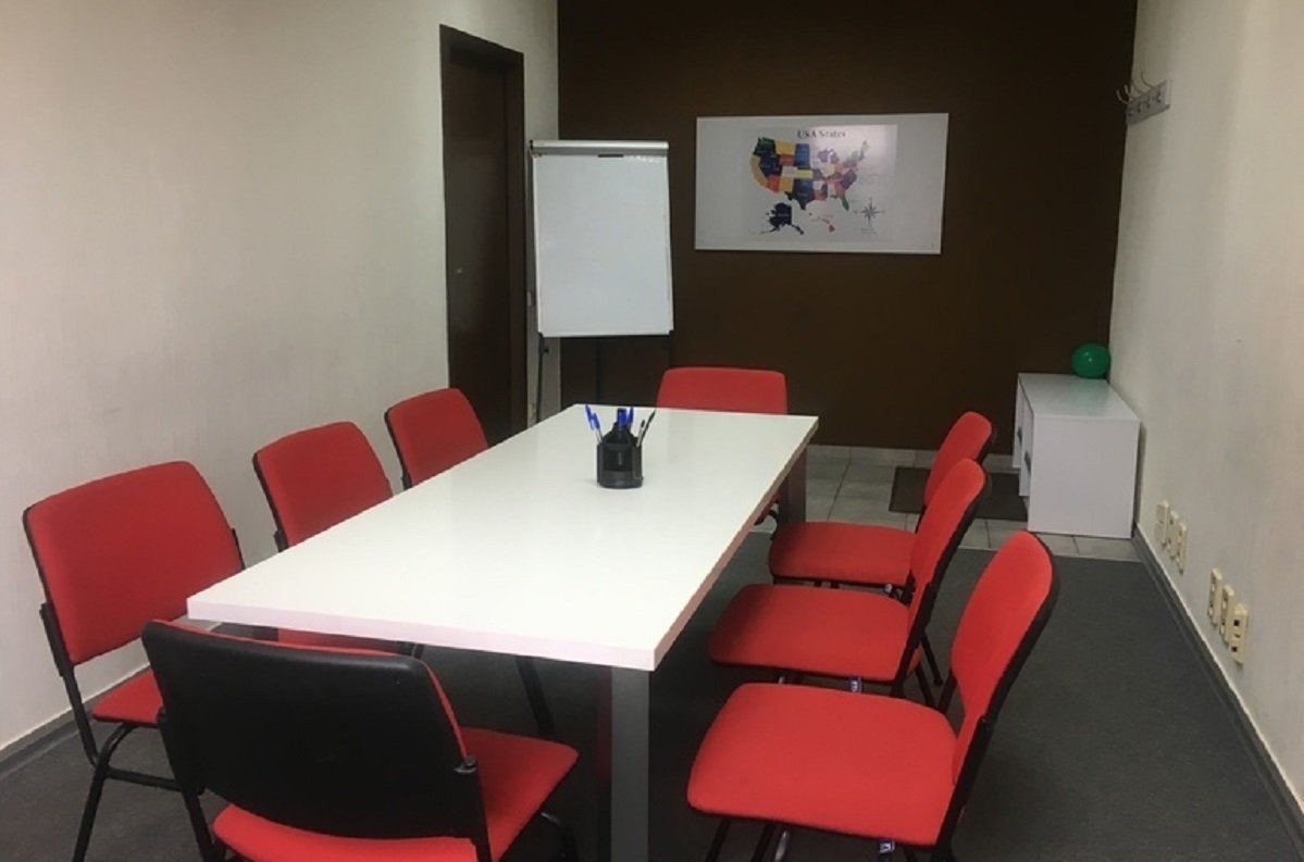 Школа английского языка "EnglisHouse" в Днепре