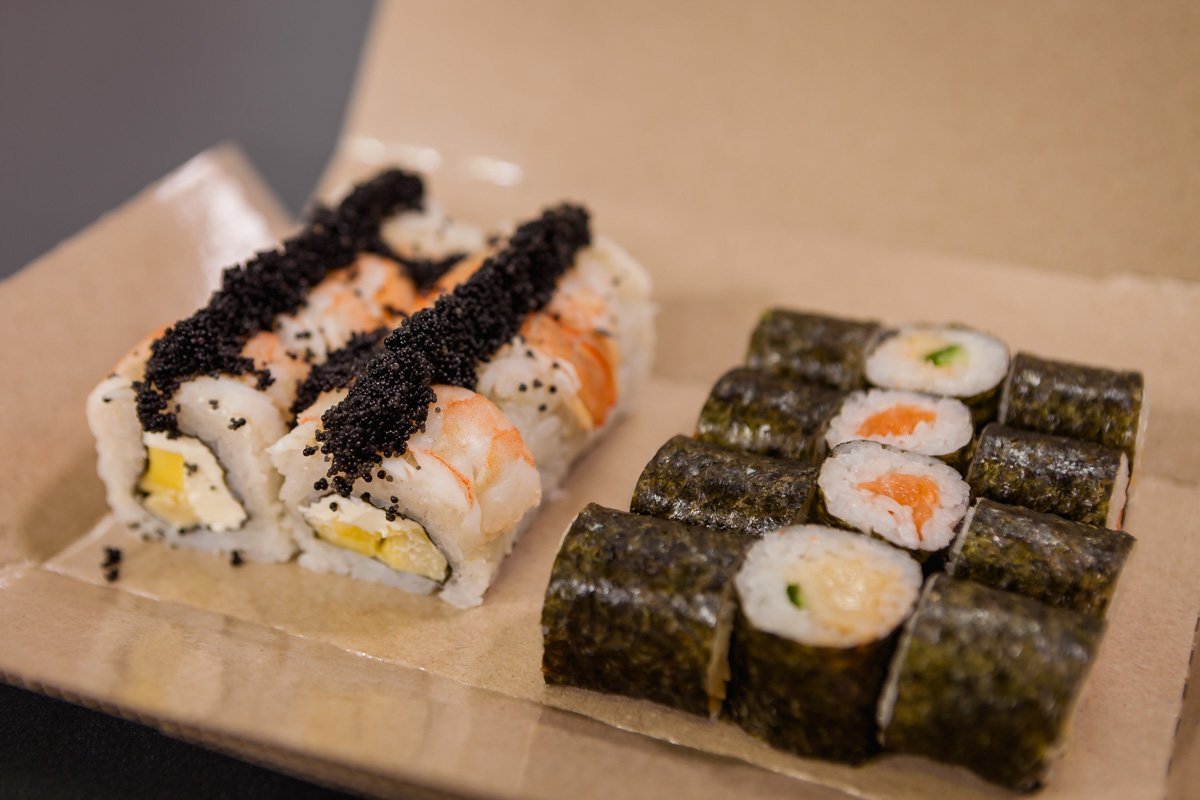 Бывают дни, когда не хочется ничего, кроме роллов