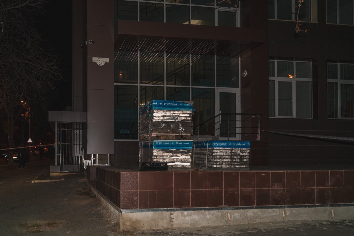 Людей из здания эвакуировали Людей из здания эвакуировали