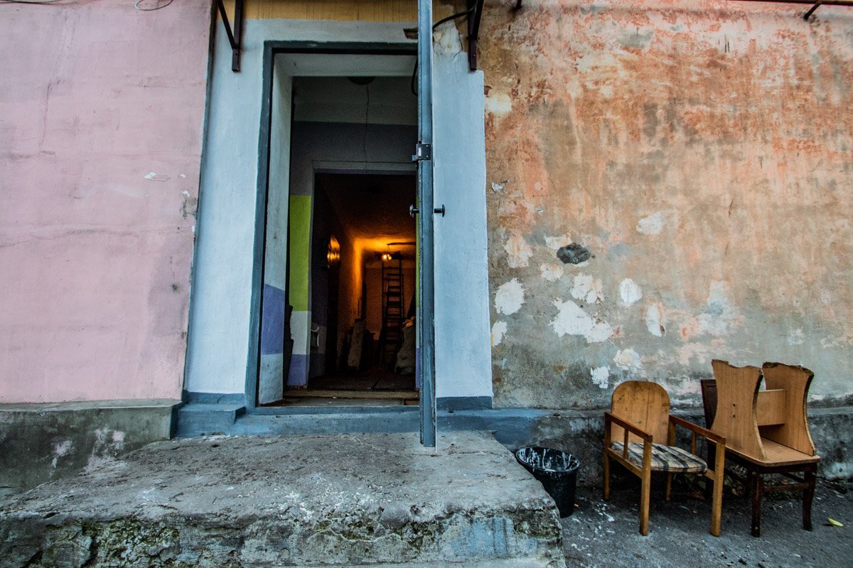 Идеальный сосед тот, кто шумит точно в то же время, что и вы