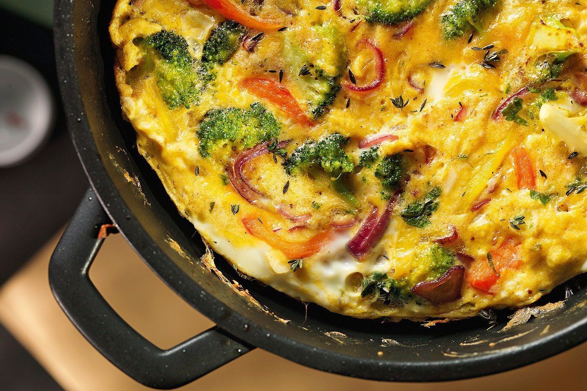 Полезные и вкусные рецепты: как приготовить фриттату с брокколи и сладким перцем 1