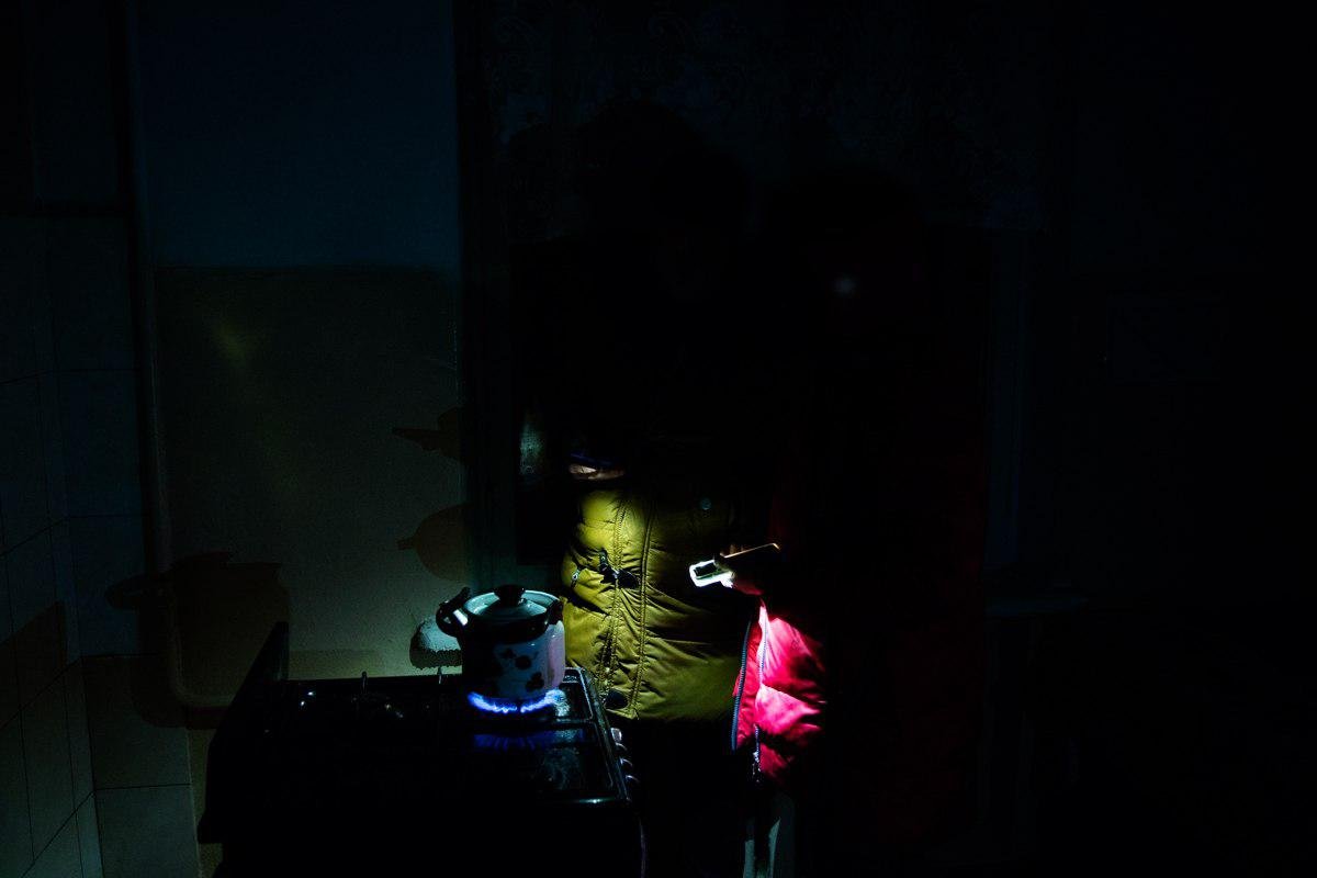 В этот вечер студентов греет только чай В этот вечер студентов греет только чай