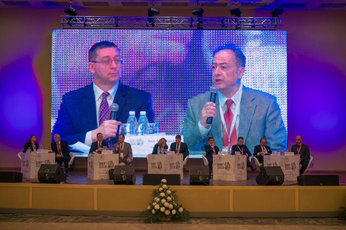 Выступление Хьюга Мингарелли Выступление Хьюга Мингарелли